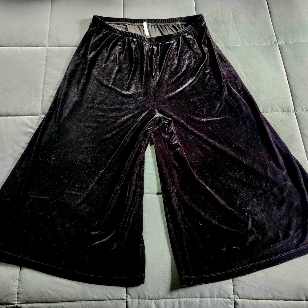 Velvet Wide-Leg Pants in Black W